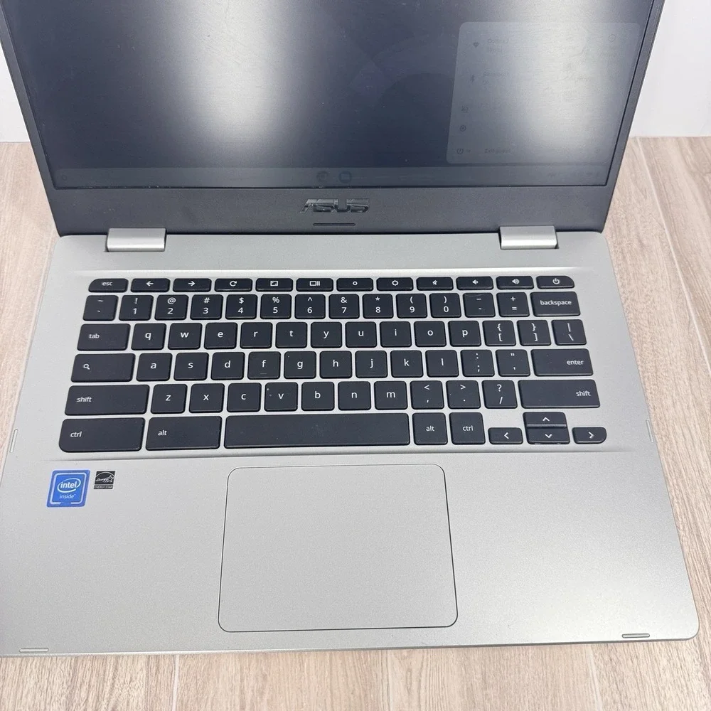 ASUS Chromebook C423NA 14‎ Laptop Silver 4GB RAM 32GB SSD WiFi Ready